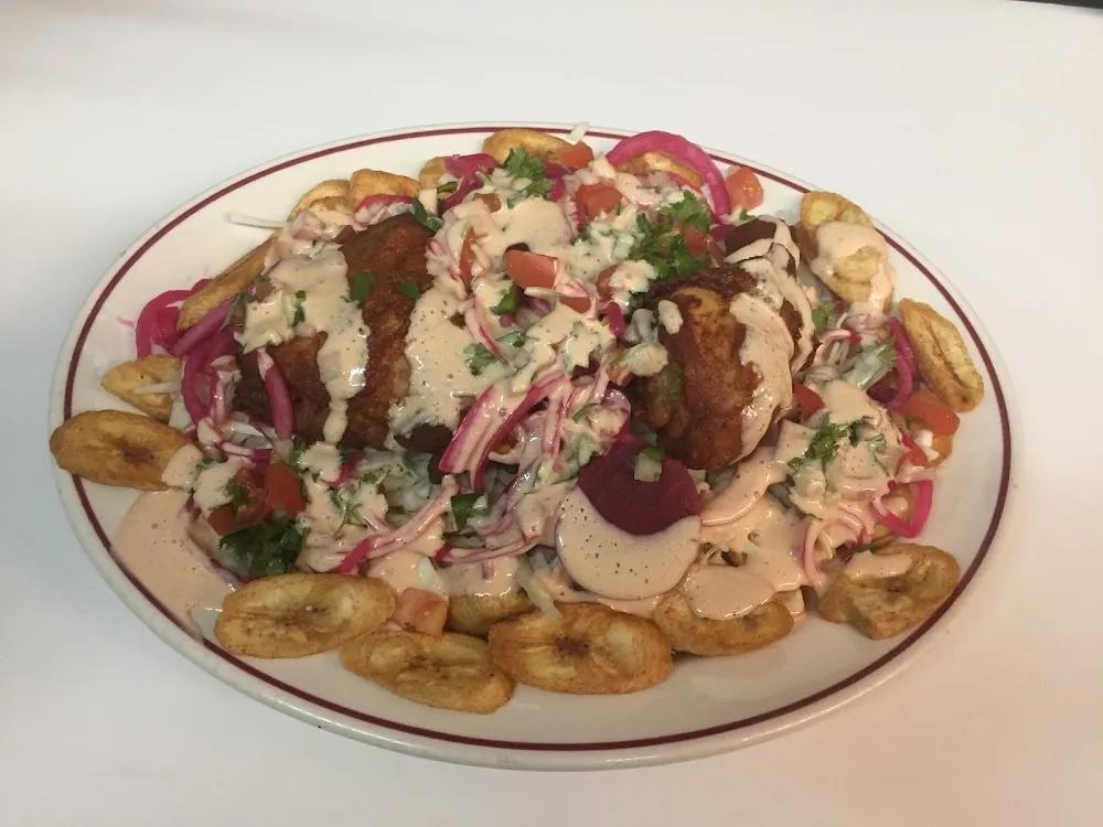 Pollo Con Tajadas Fried Chicken with Sliced Platain